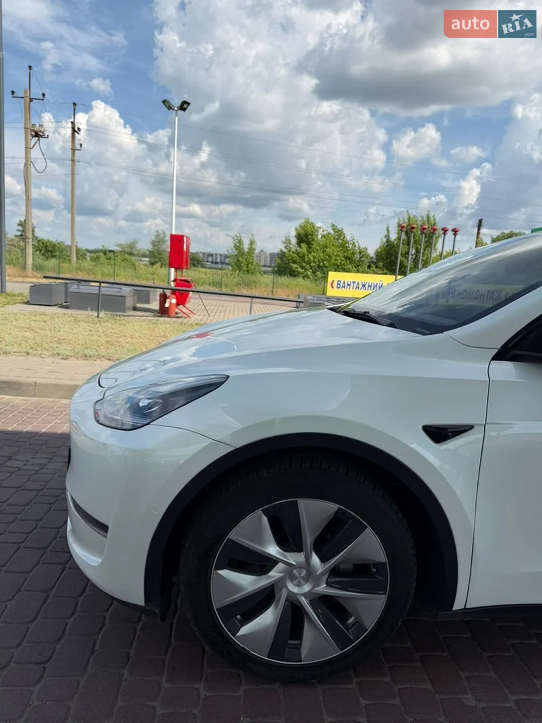 2021 Tesla Model Y - мініатюра 8