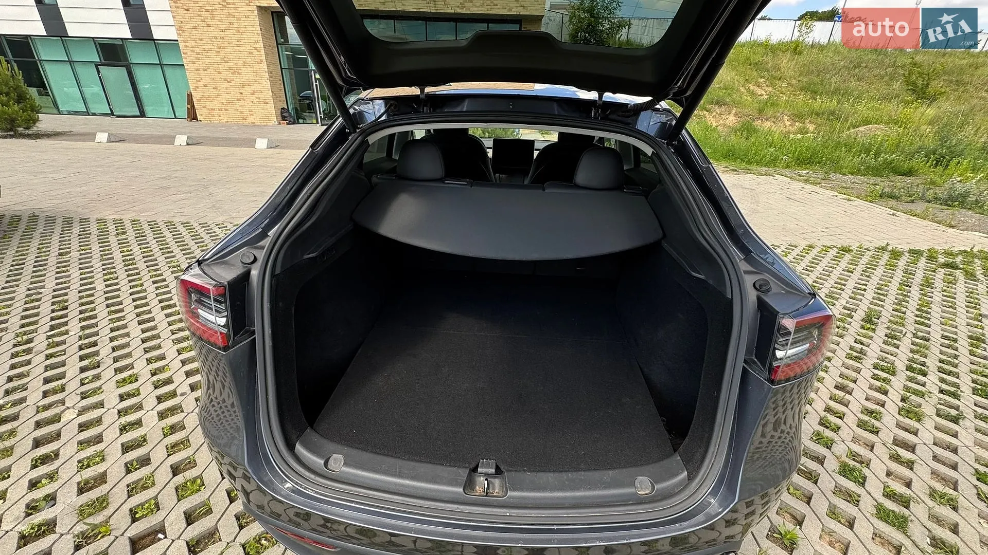 2023 Tesla Model Y - мініатюра 30