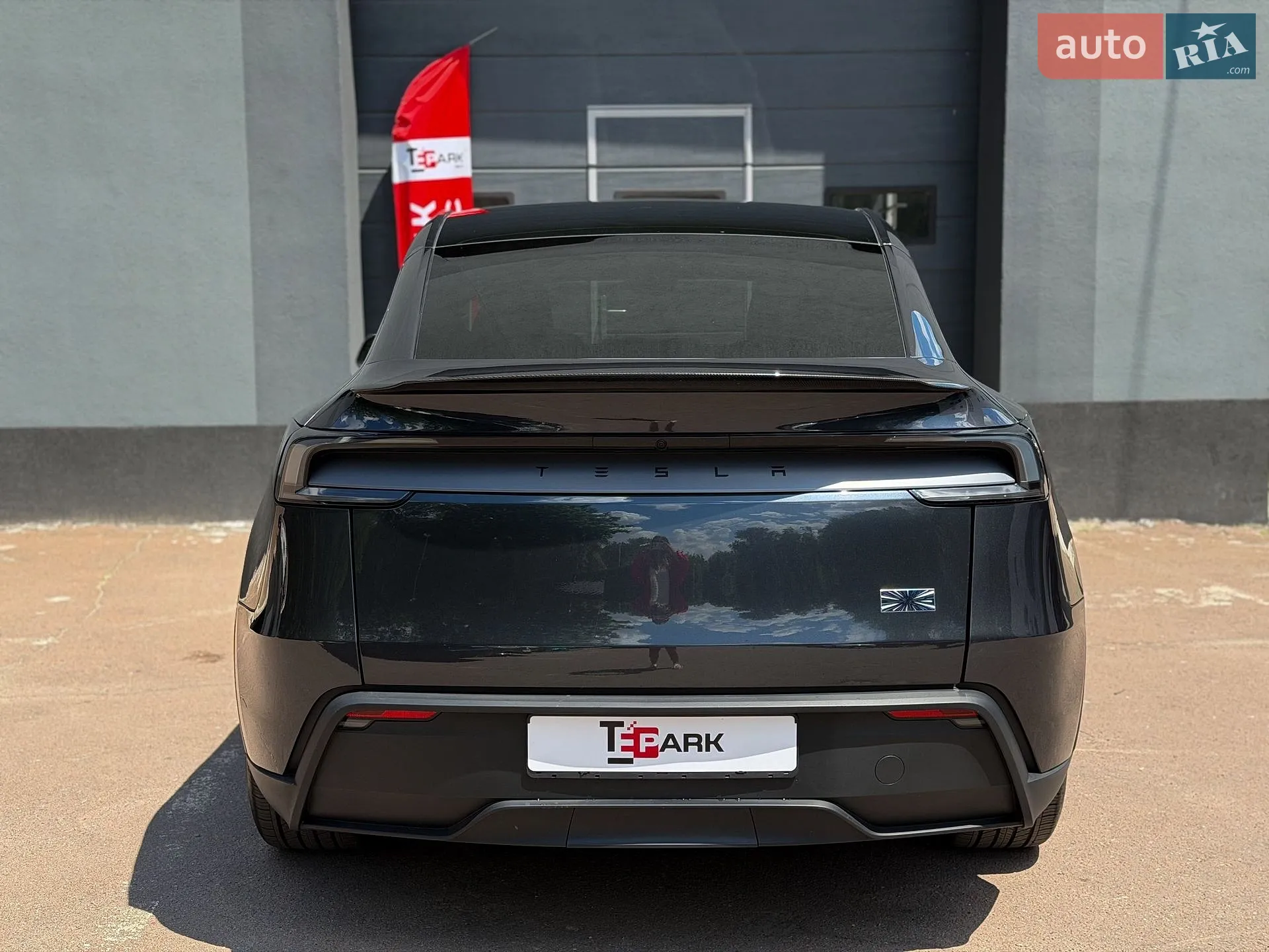 2025 Tesla Model Y - мініатюра 9