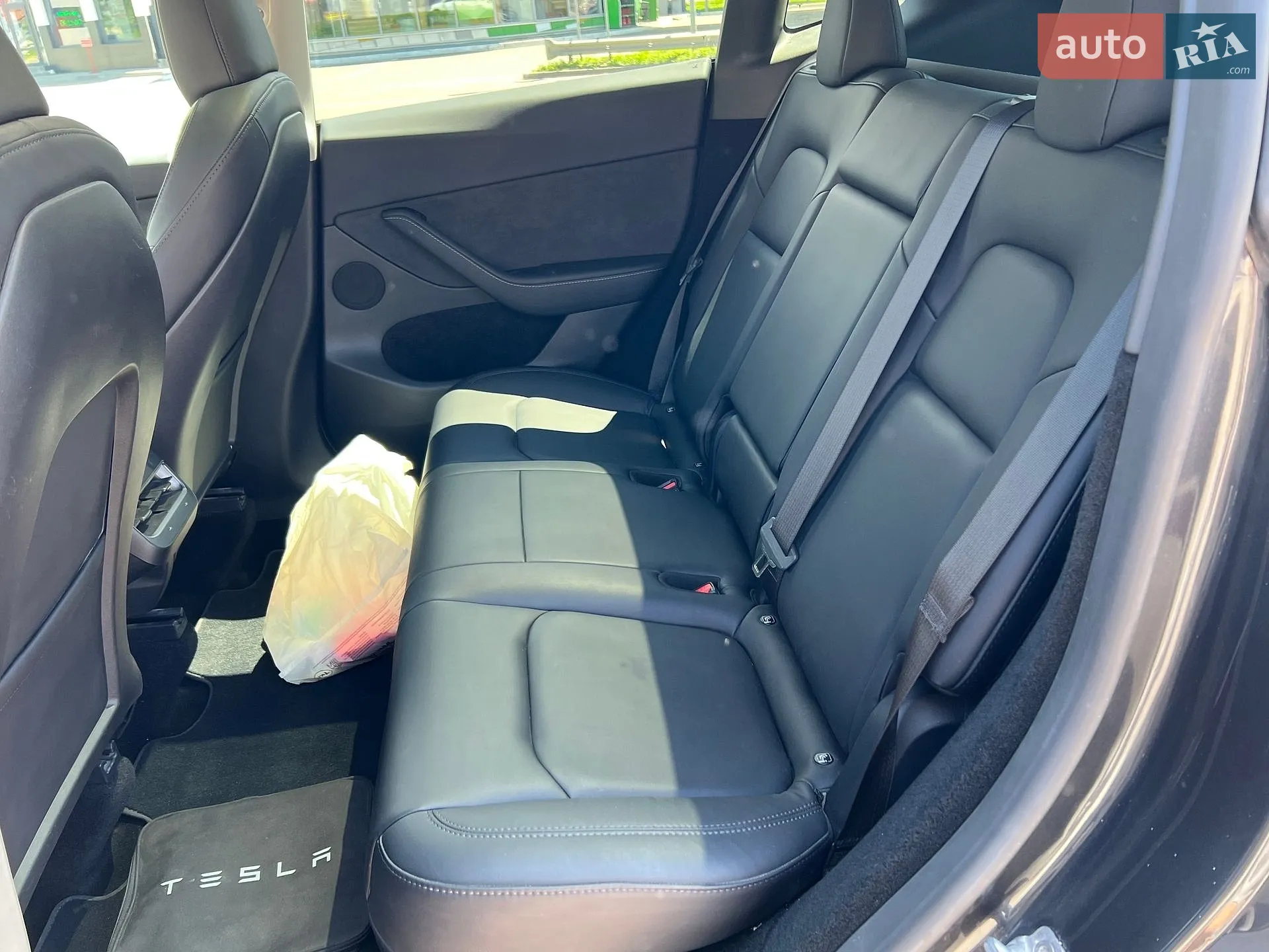 2024 Tesla Model Y - мініатюра 9