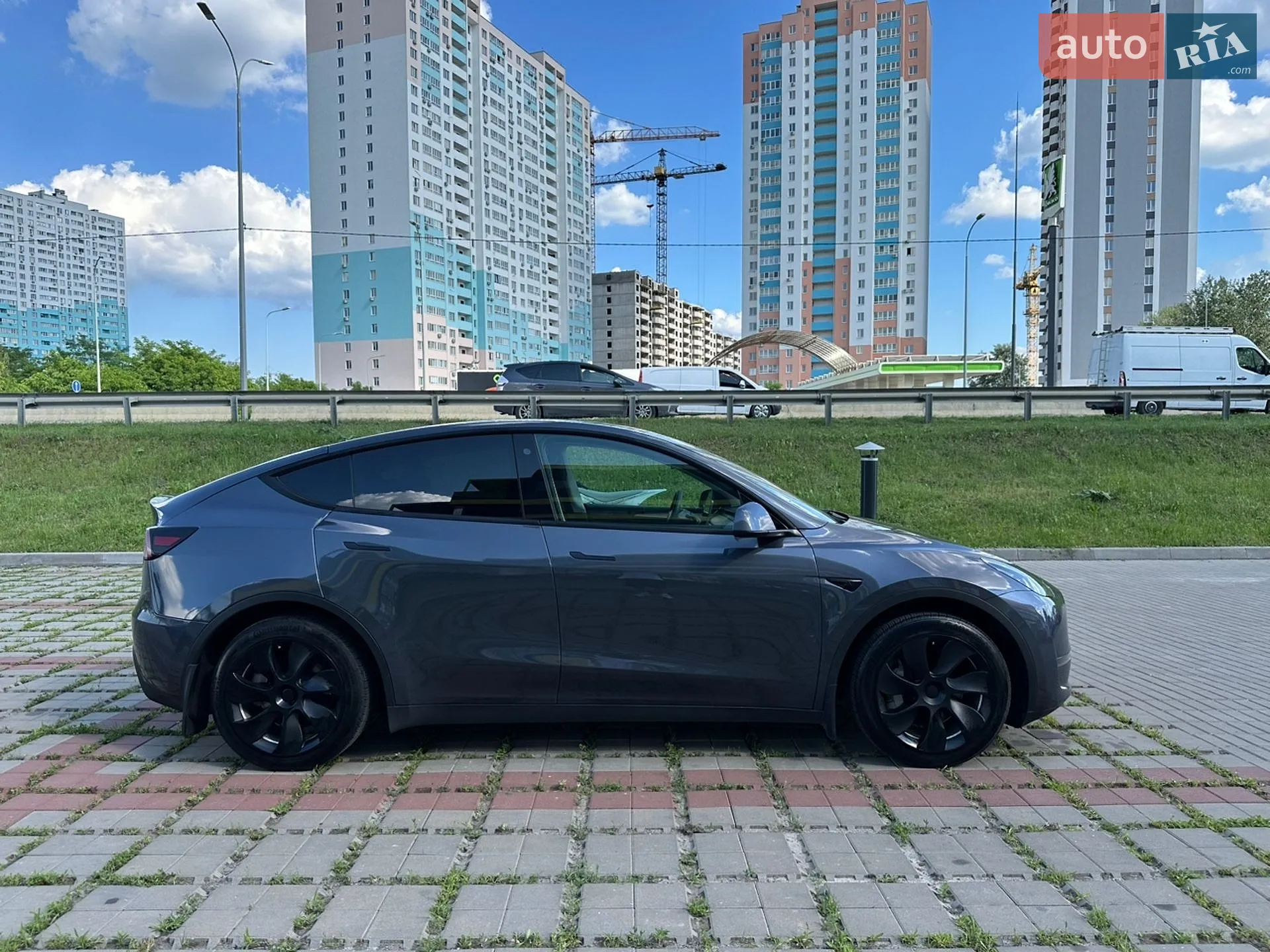 2022 Tesla Model Y - мініатюра 3