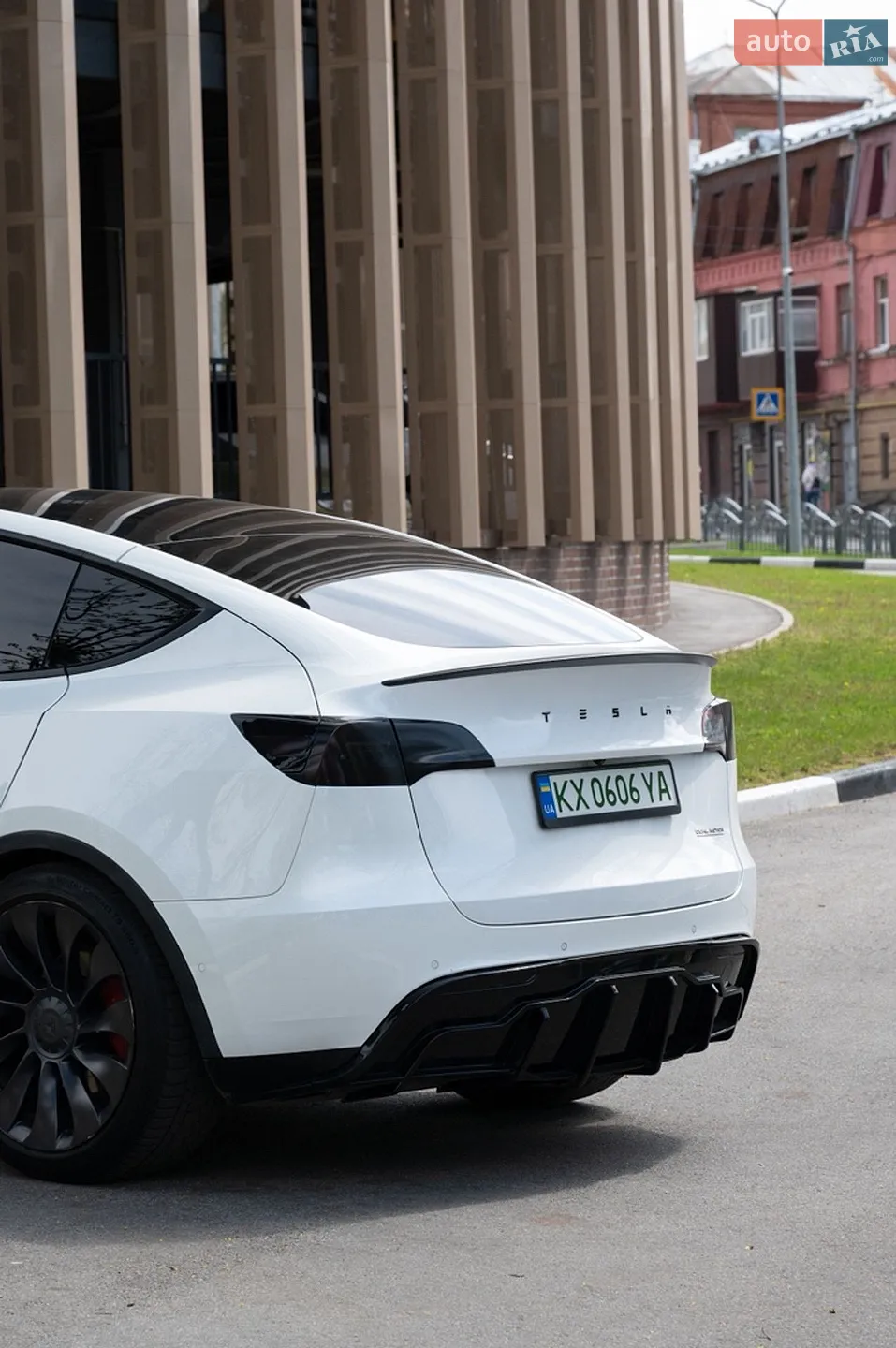 2021 Tesla Model Y - мініатюра 8