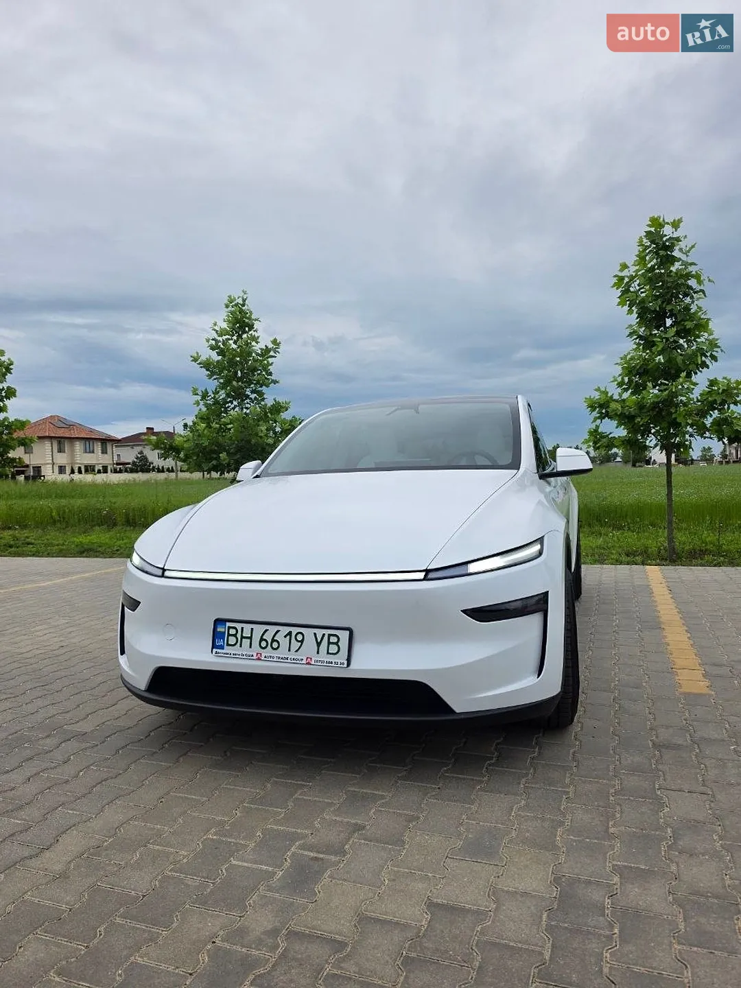 2025 Tesla Model Y - мініатюра 9