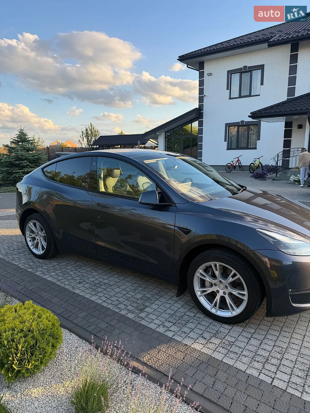 2023 Tesla Model Y - мініатюра 3