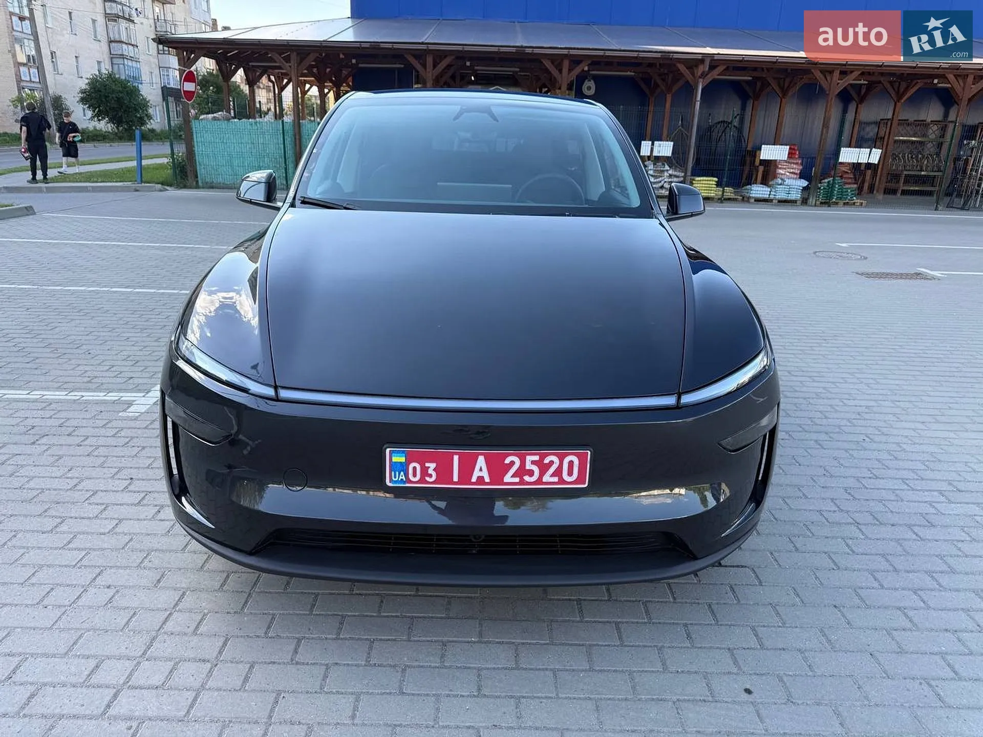2025 Tesla Model Y - мініатюра 2