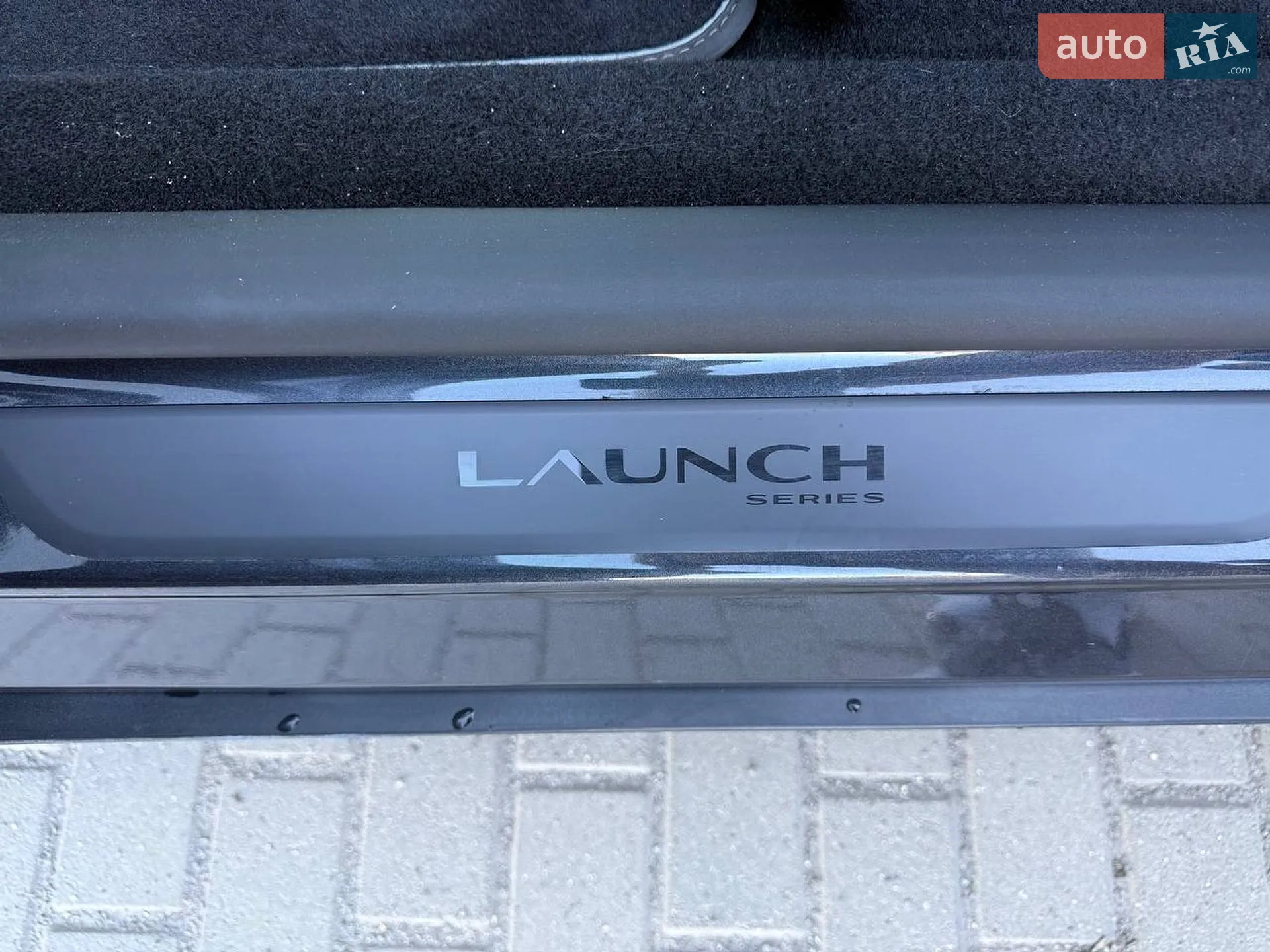 2025 Tesla Model Y - мініатюра 15