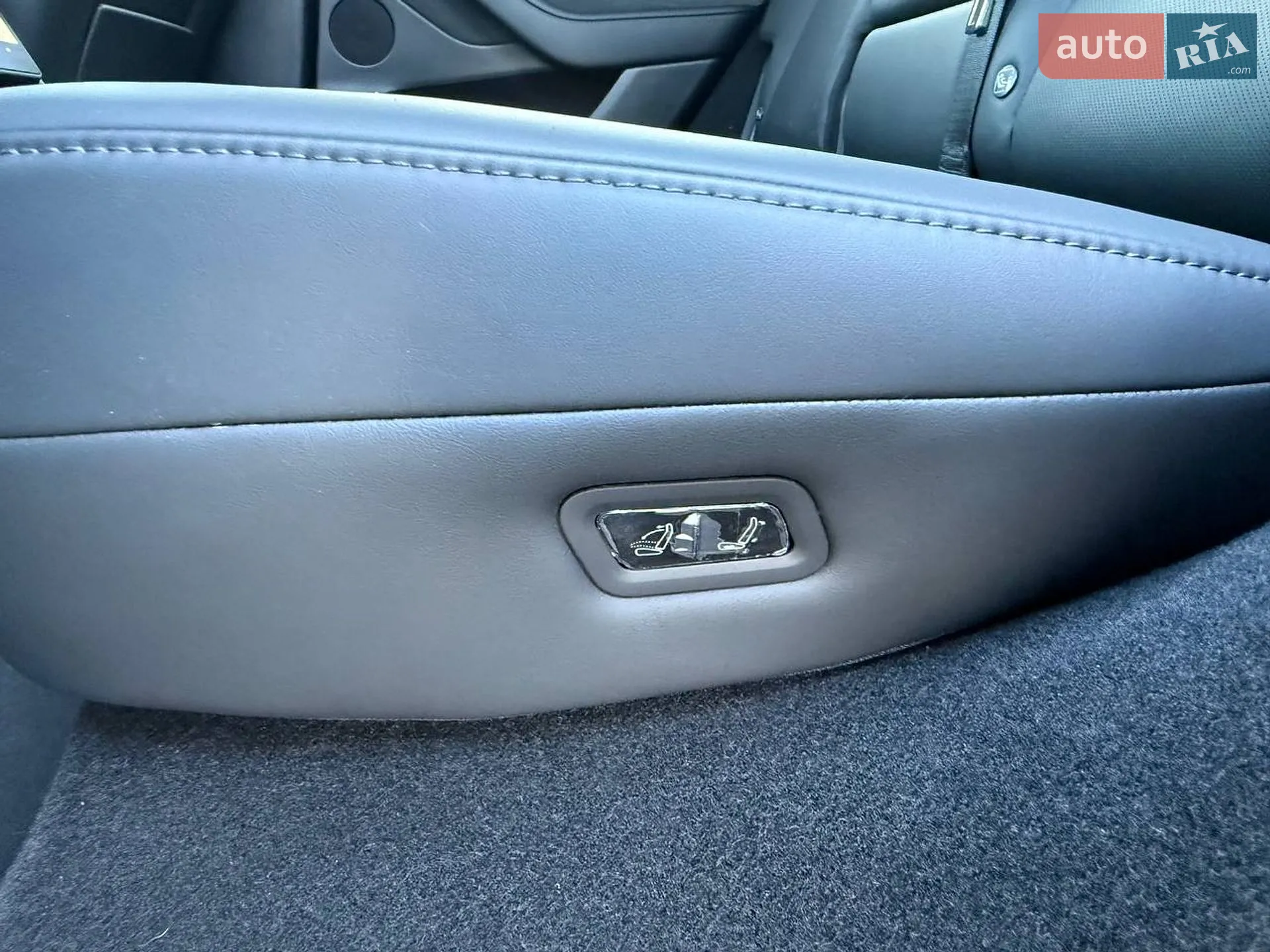2025 Tesla Model Y - мініатюра 18