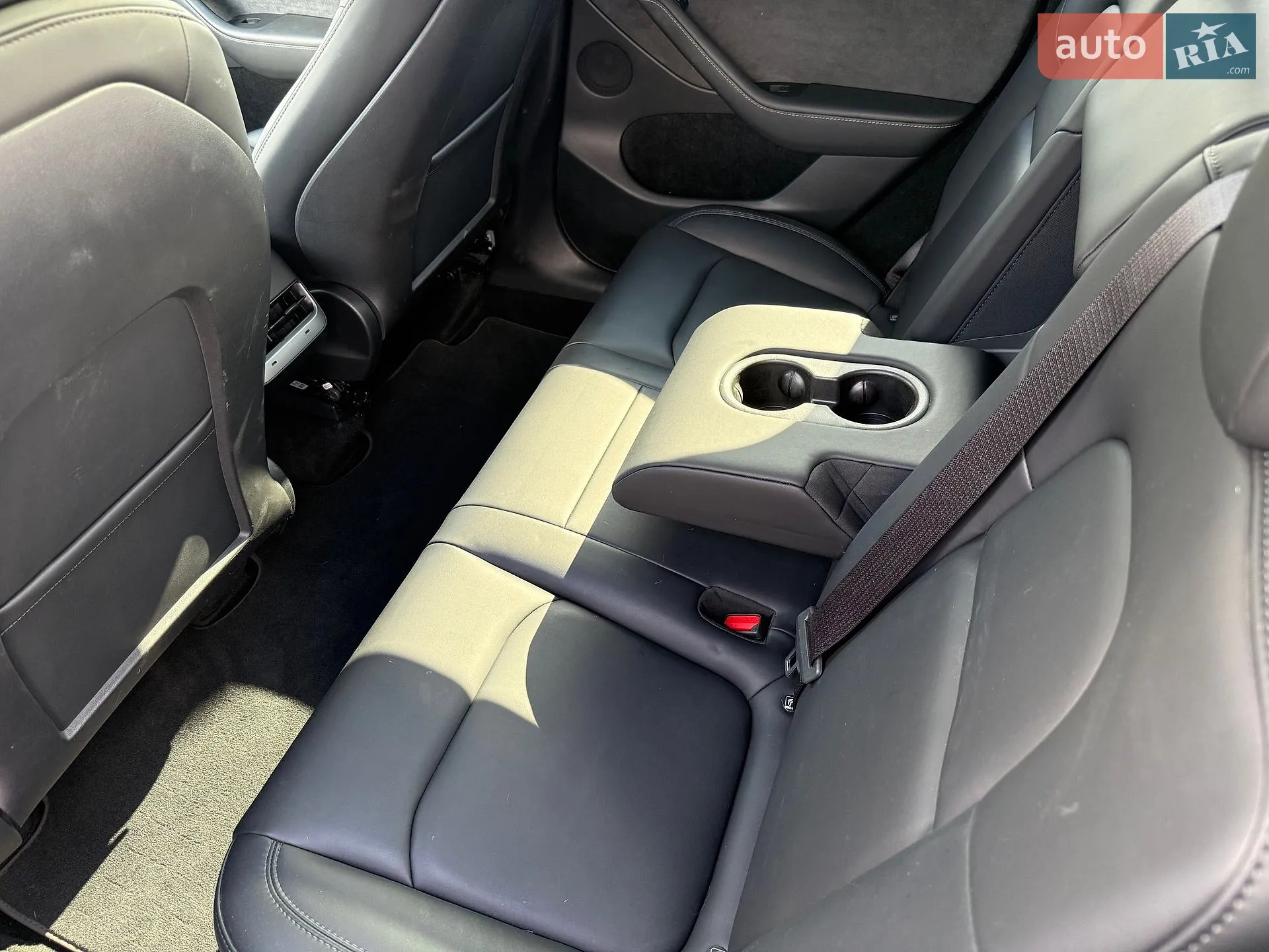 2024 Tesla Model Y - мініатюра 18