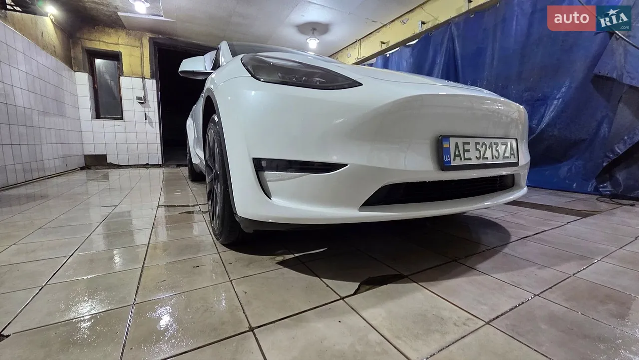 2025 Tesla Model Y - мініатюра 24