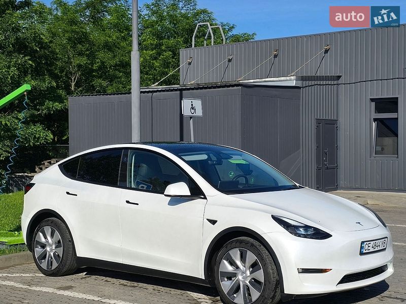 Позашляховик / Кросовер Tesla Model Y 2023 в Чернівцях фото 6 Позашляховик / Кросовер Tesla Model Y 2023 в Чернівцях
