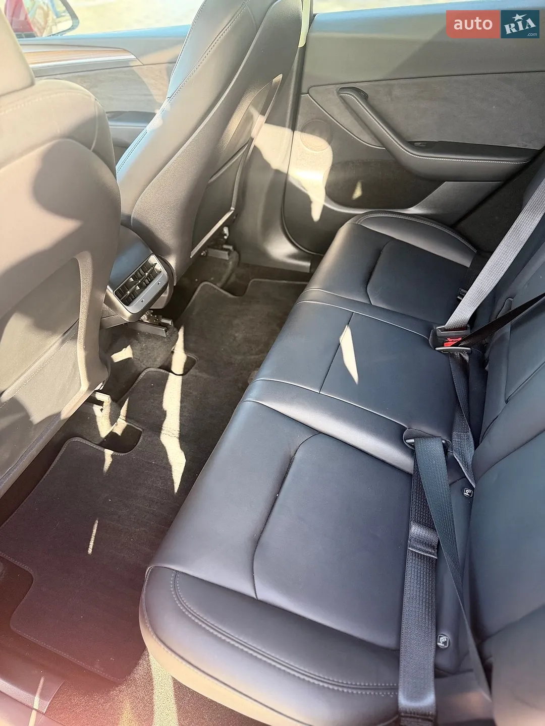 2024 Tesla Model Y - мініатюра 10