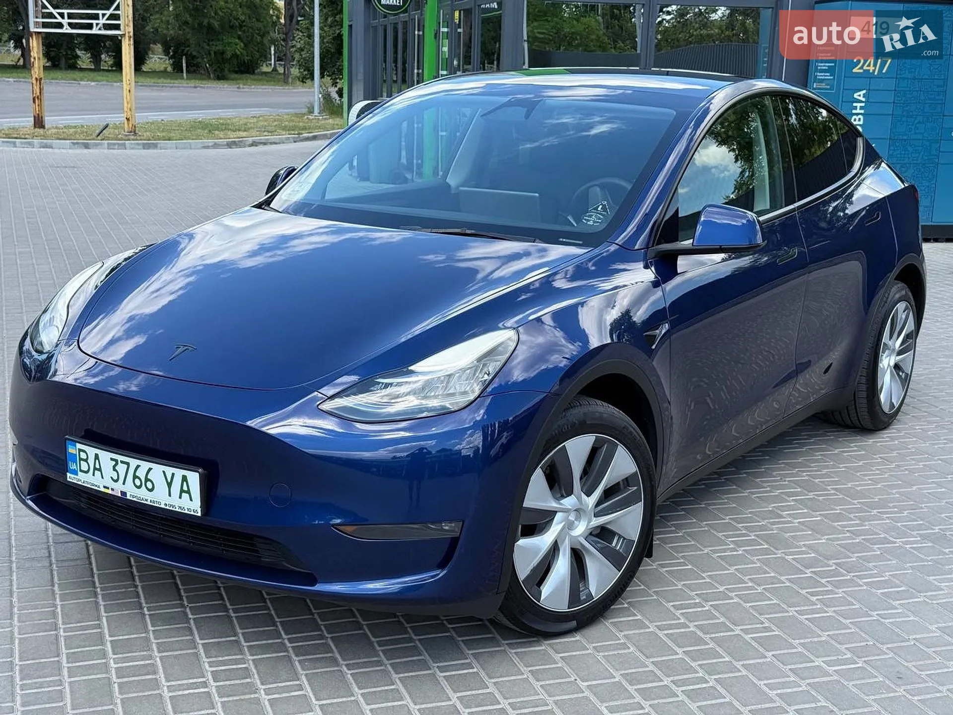 2023 Tesla Model Y - мініатюра 3