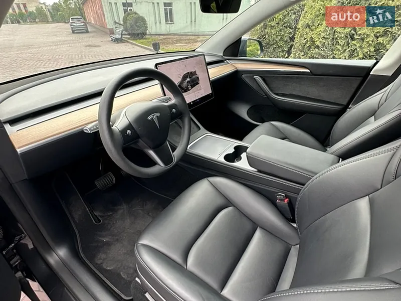 Tesla Model Y 2024 VIN 7SAYGAEE0RF023725 фото оголошення 13 з 81
