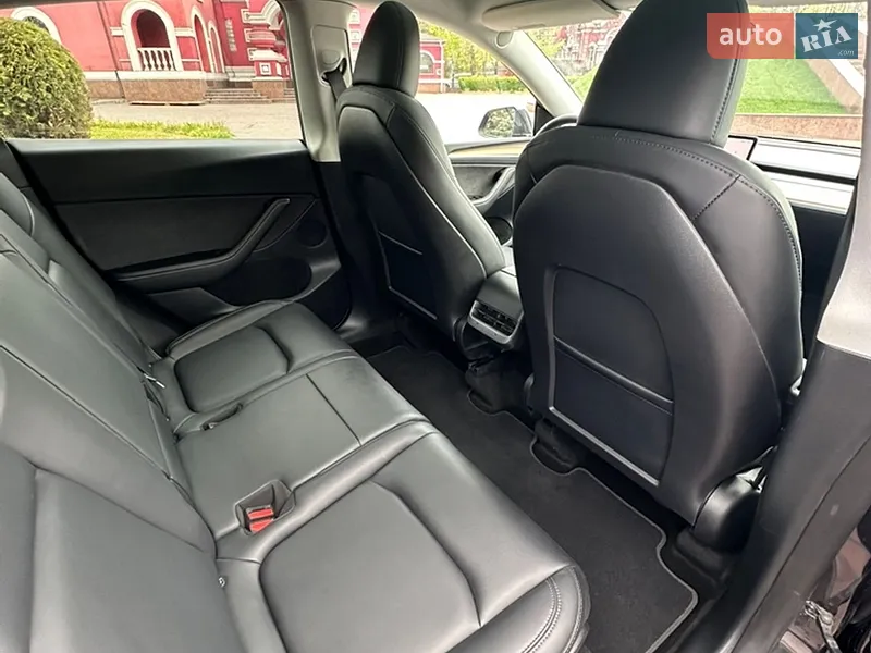 Tesla Model Y 2024 VIN 7SAYGAEE0RF023725 фото оголошення 18 з 81
