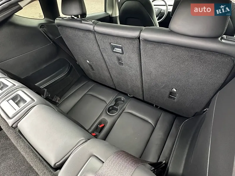 Tesla Model Y 2024 VIN 7SAYGAEE0RF023725 фото оголошення 35 з 81