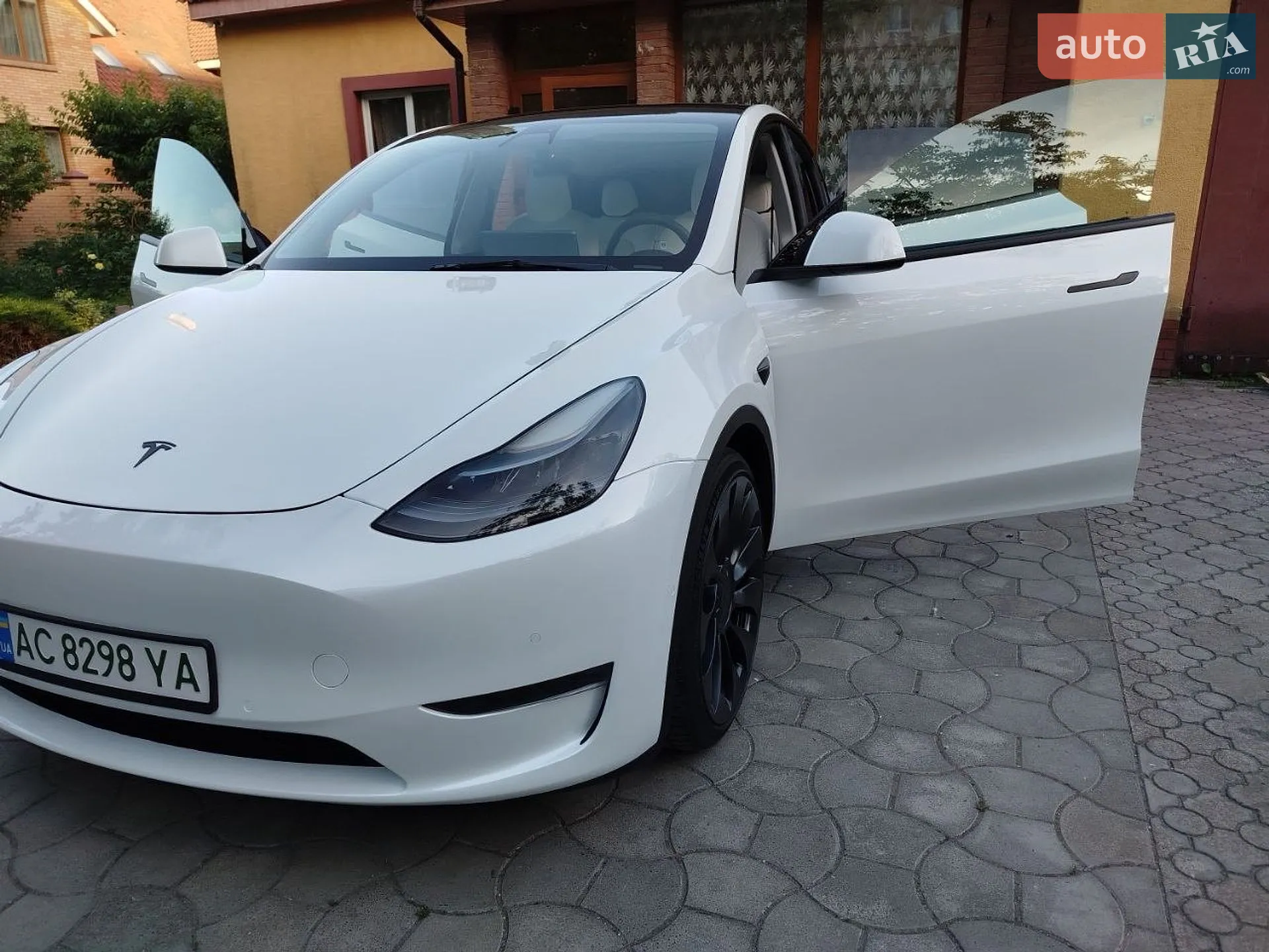 2022 Tesla Model Y - мініатюра 3
