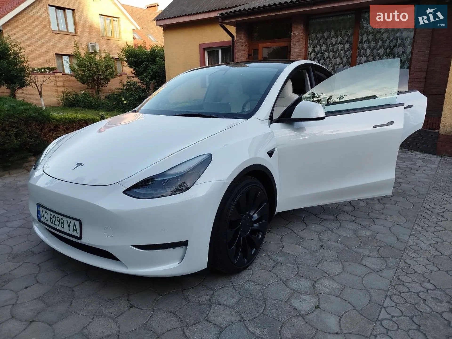 2022 Tesla Model Y - фото 1