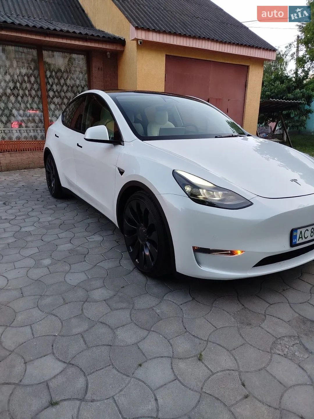 2022 Tesla Model Y - мініатюра 8