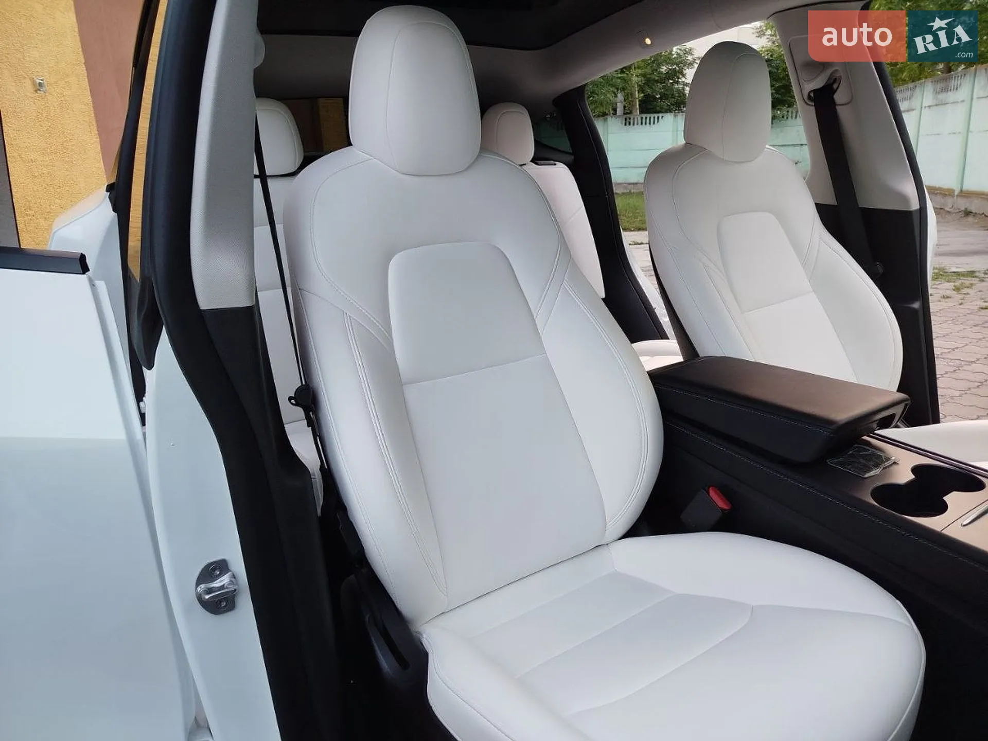 2022 Tesla Model Y - мініатюра 19