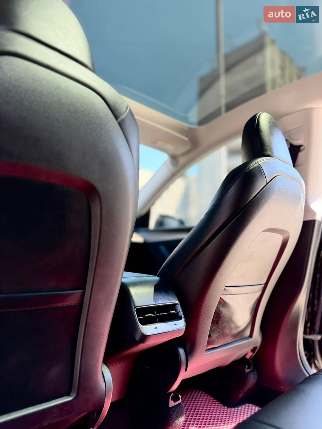 2024 Tesla Model Y - мініатюра 10