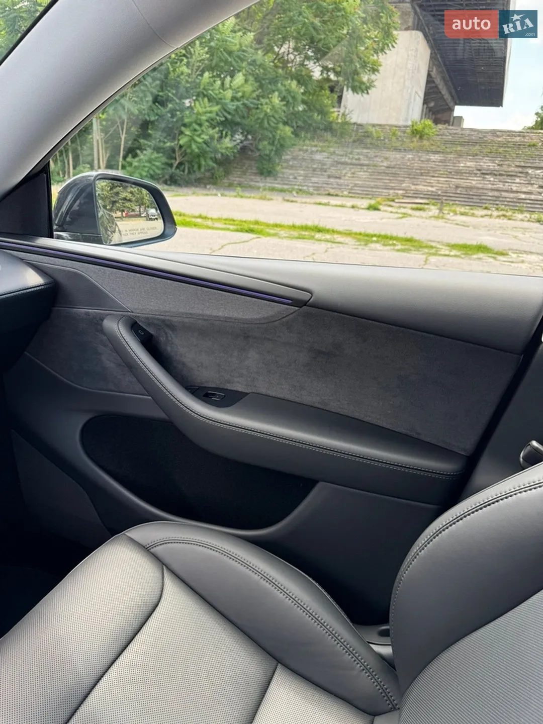 2025 Tesla Model Y - мініатюра 26