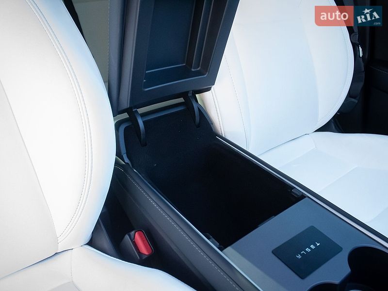 Позашляховик / Кросовер Tesla Model Y 2022 в Києві