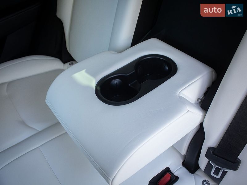 Позашляховик / Кросовер Tesla Model Y 2022 в Києві