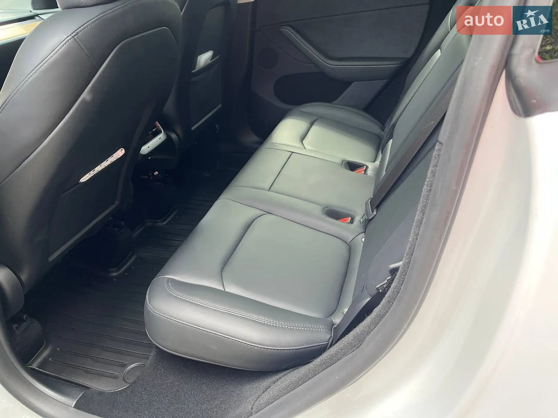 2024 Tesla Model Y - мініатюра 10