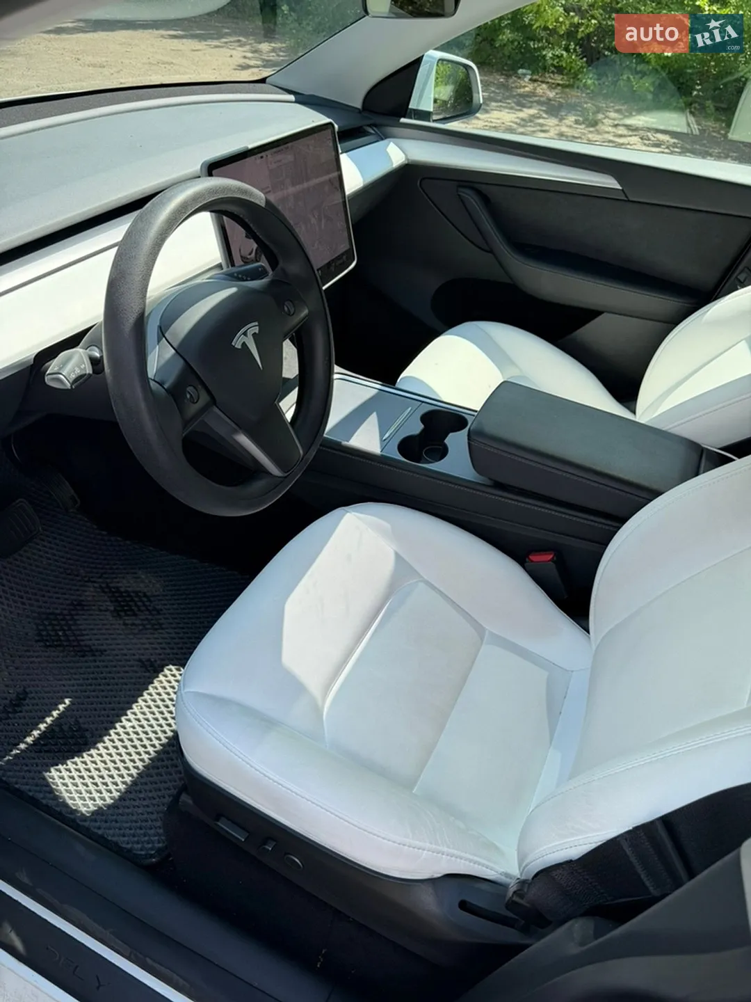 2022 Tesla Model Y - мініатюра 9