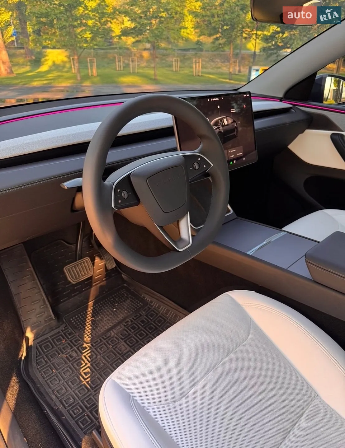 2025 Tesla Model Y - мініатюра 17