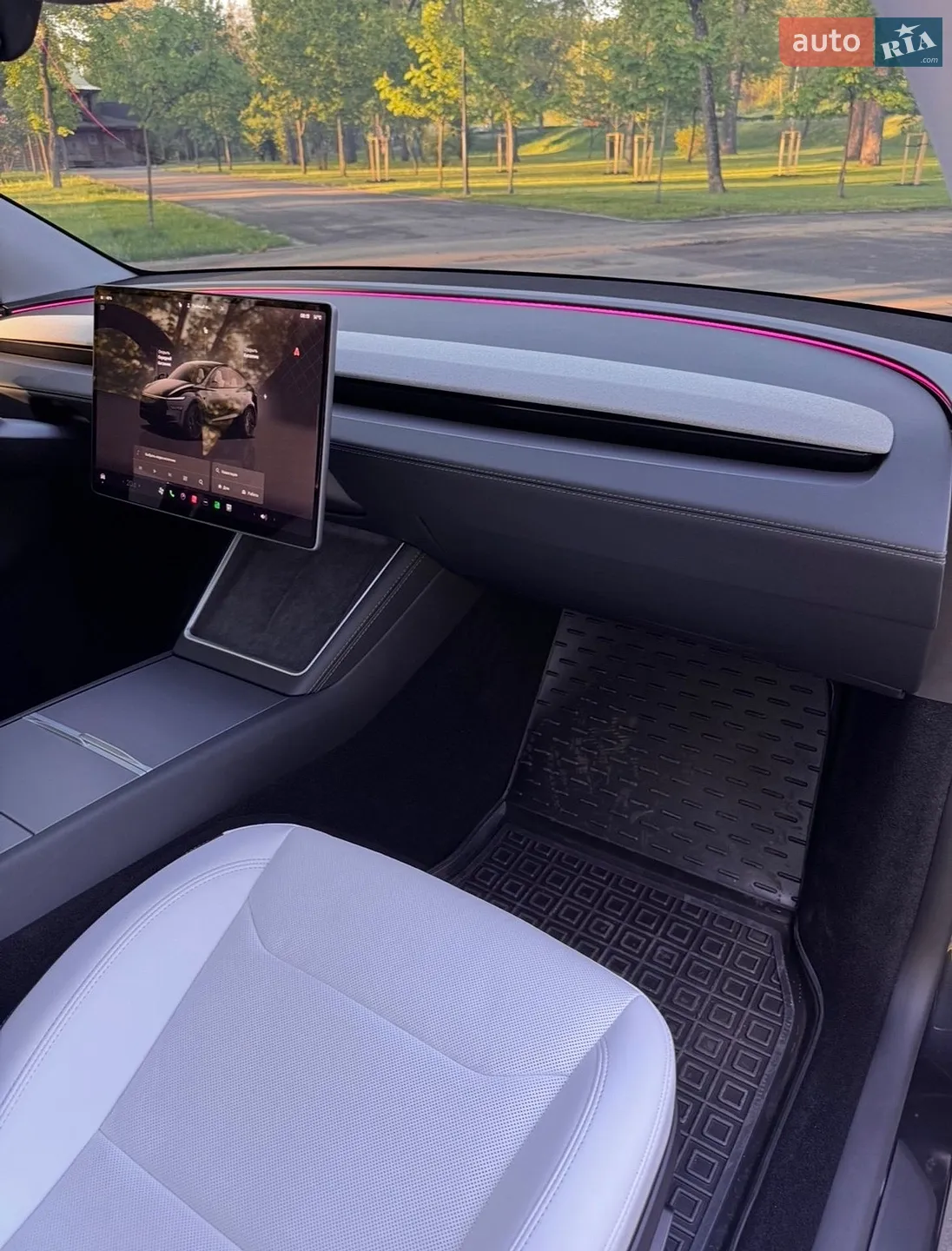 2025 Tesla Model Y - мініатюра 22