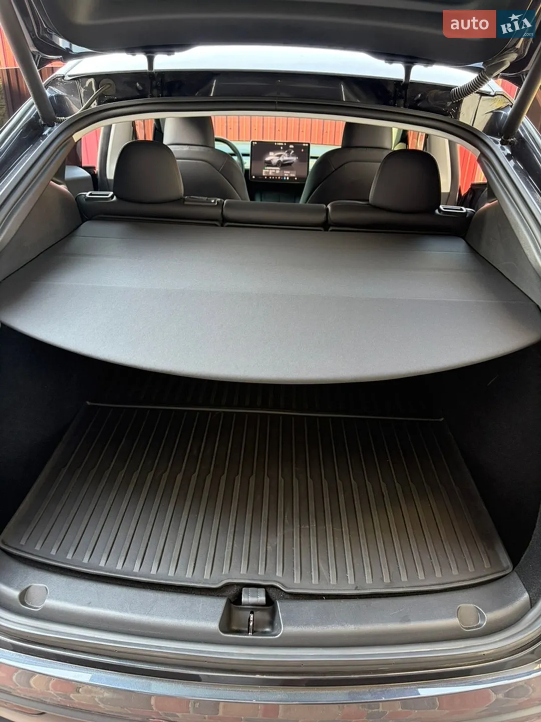 2024 Tesla Model Y - мініатюра 8