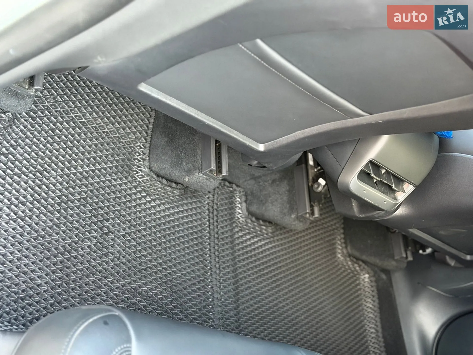 2022 Tesla Model Y - мініатюра 17