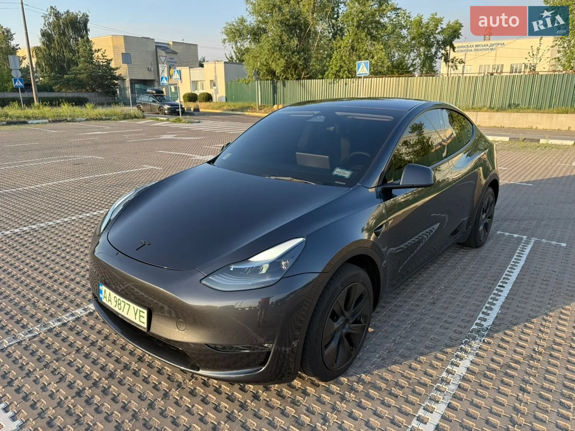 2025 Tesla Model Y - мініатюра 2