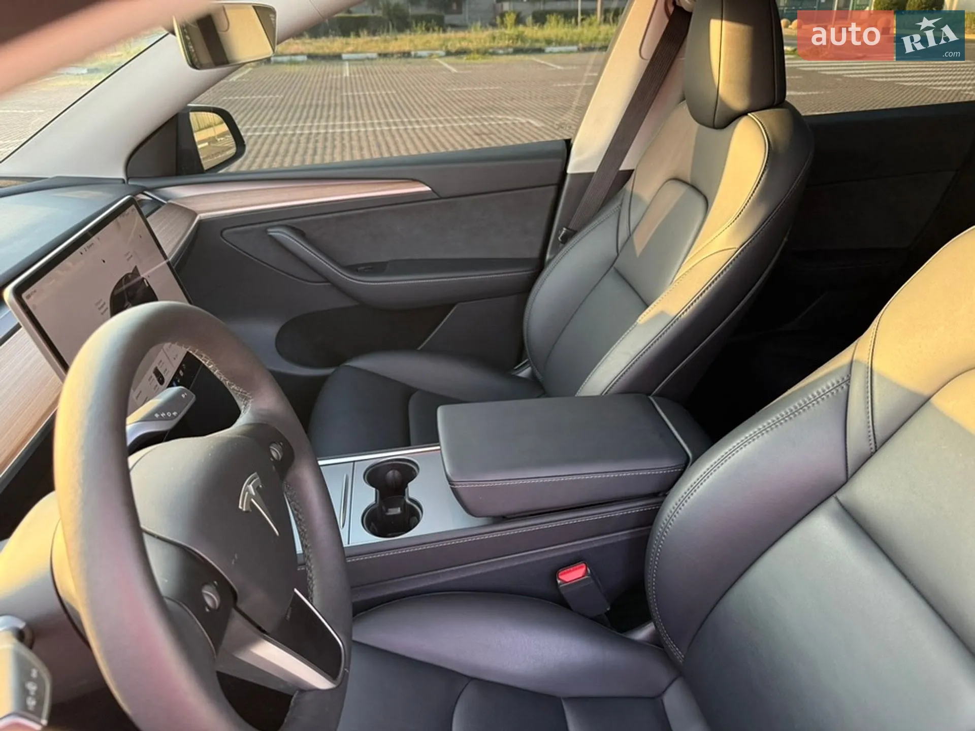 2025 Tesla Model Y - мініатюра 31