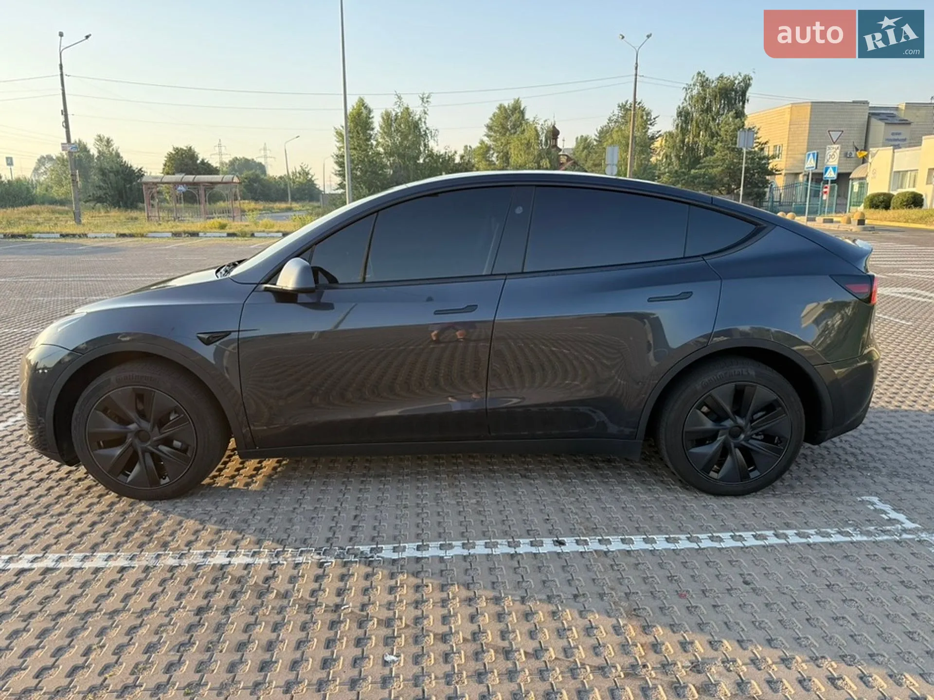 2025 Tesla Model Y - мініатюра 11