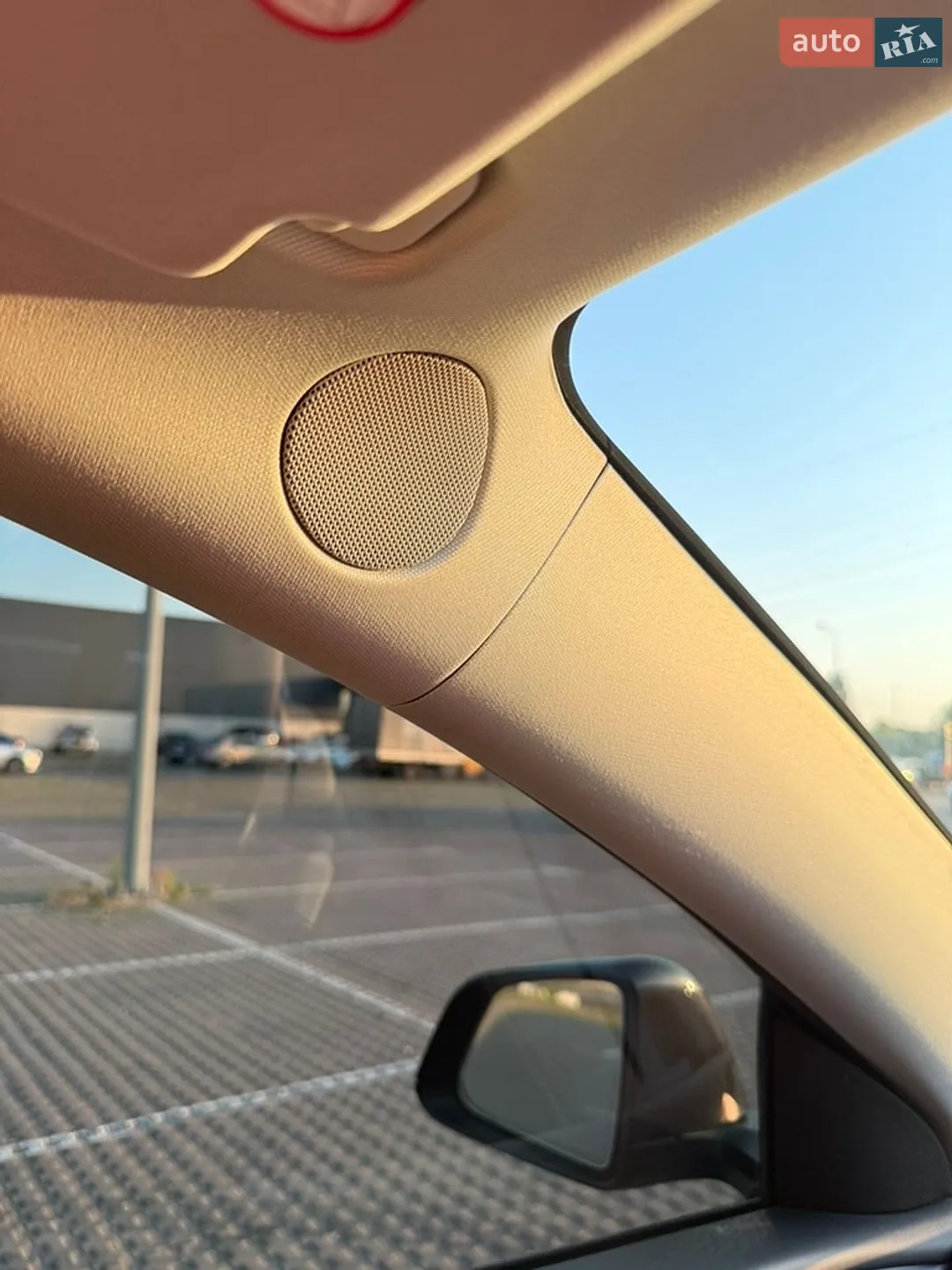2025 Tesla Model Y - мініатюра 36