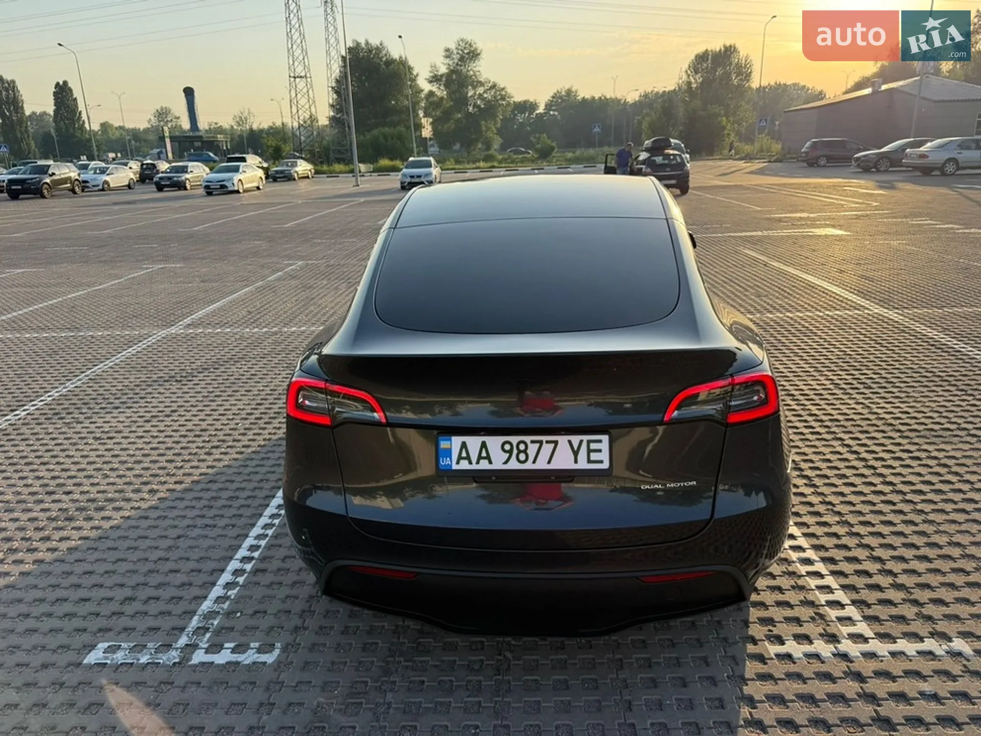 2025 Tesla Model Y - мініатюра 27