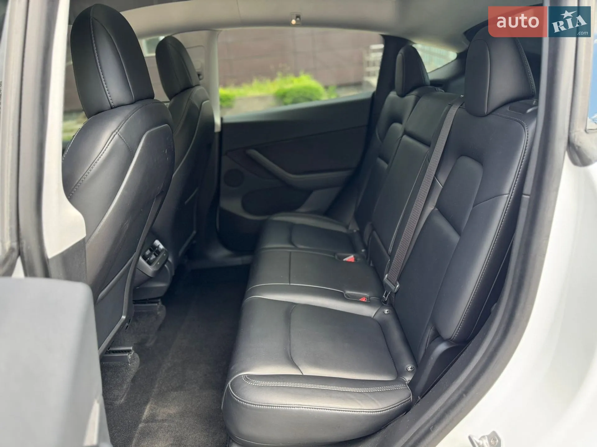 2021 Tesla Model Y - мініатюра 8