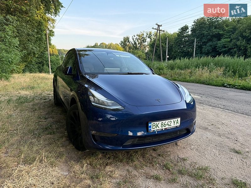 Tesla Model Y 2022