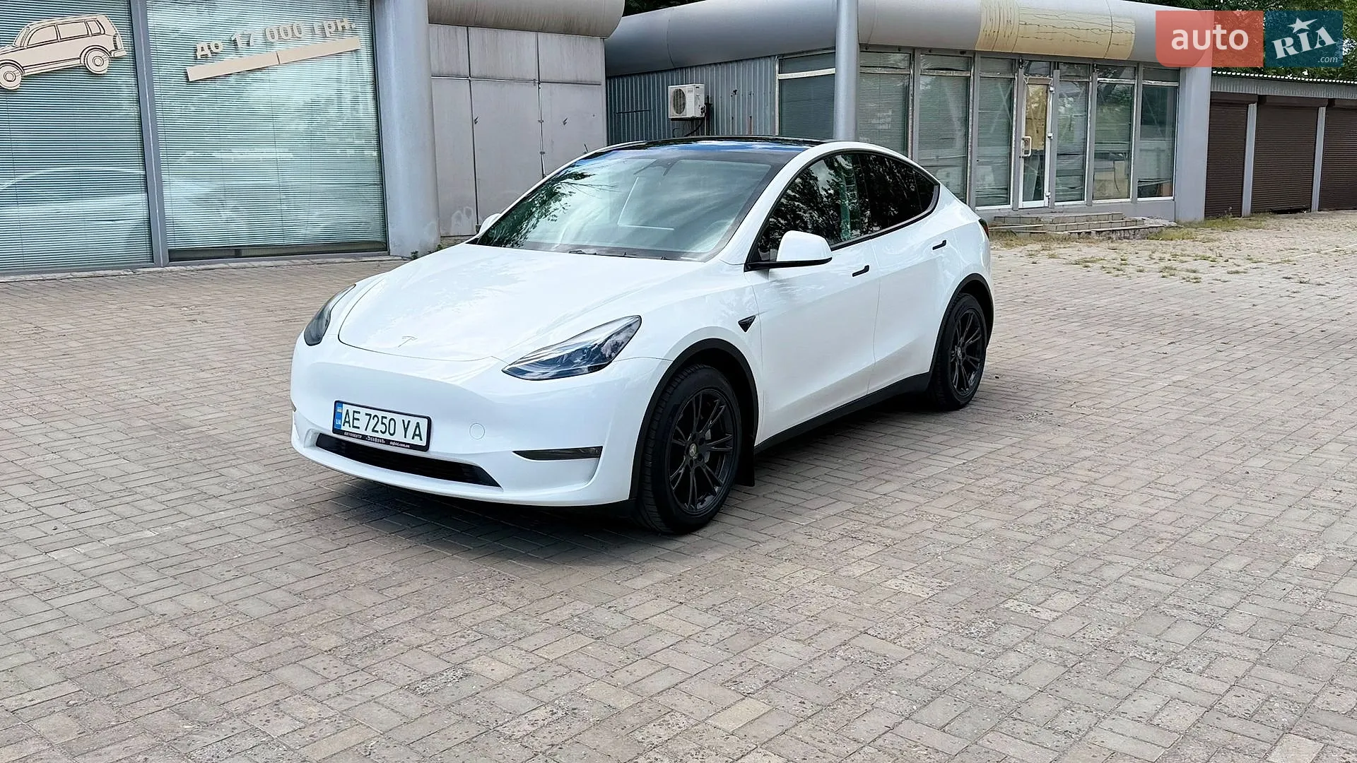 2023 Tesla Model Y - мініатюра 2