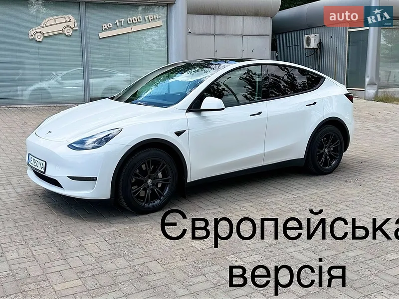 Tesla Model Y 2023