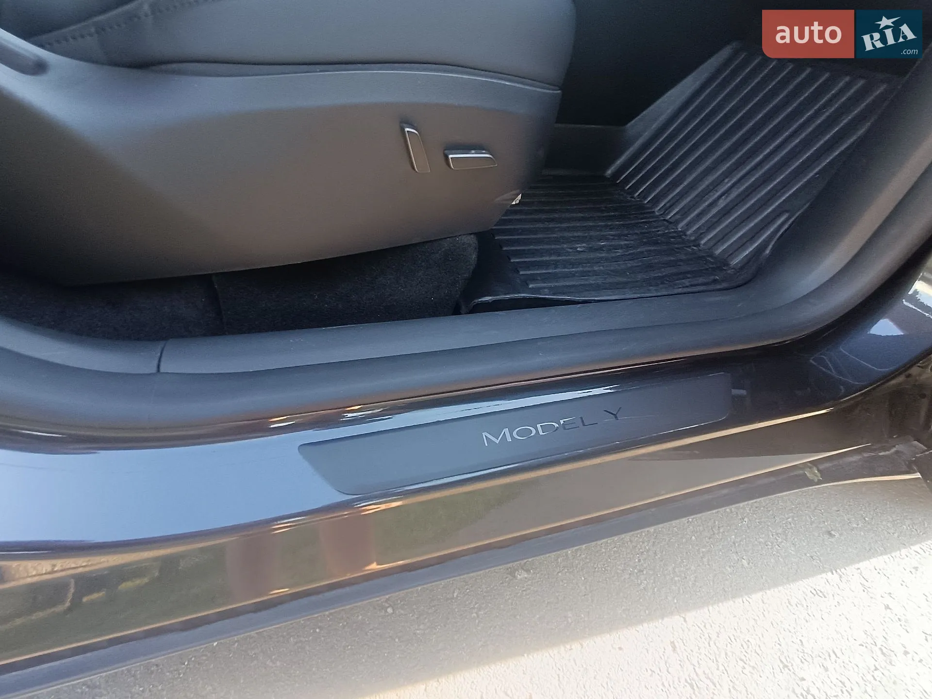 2024 Tesla Model Y - мініатюра 21