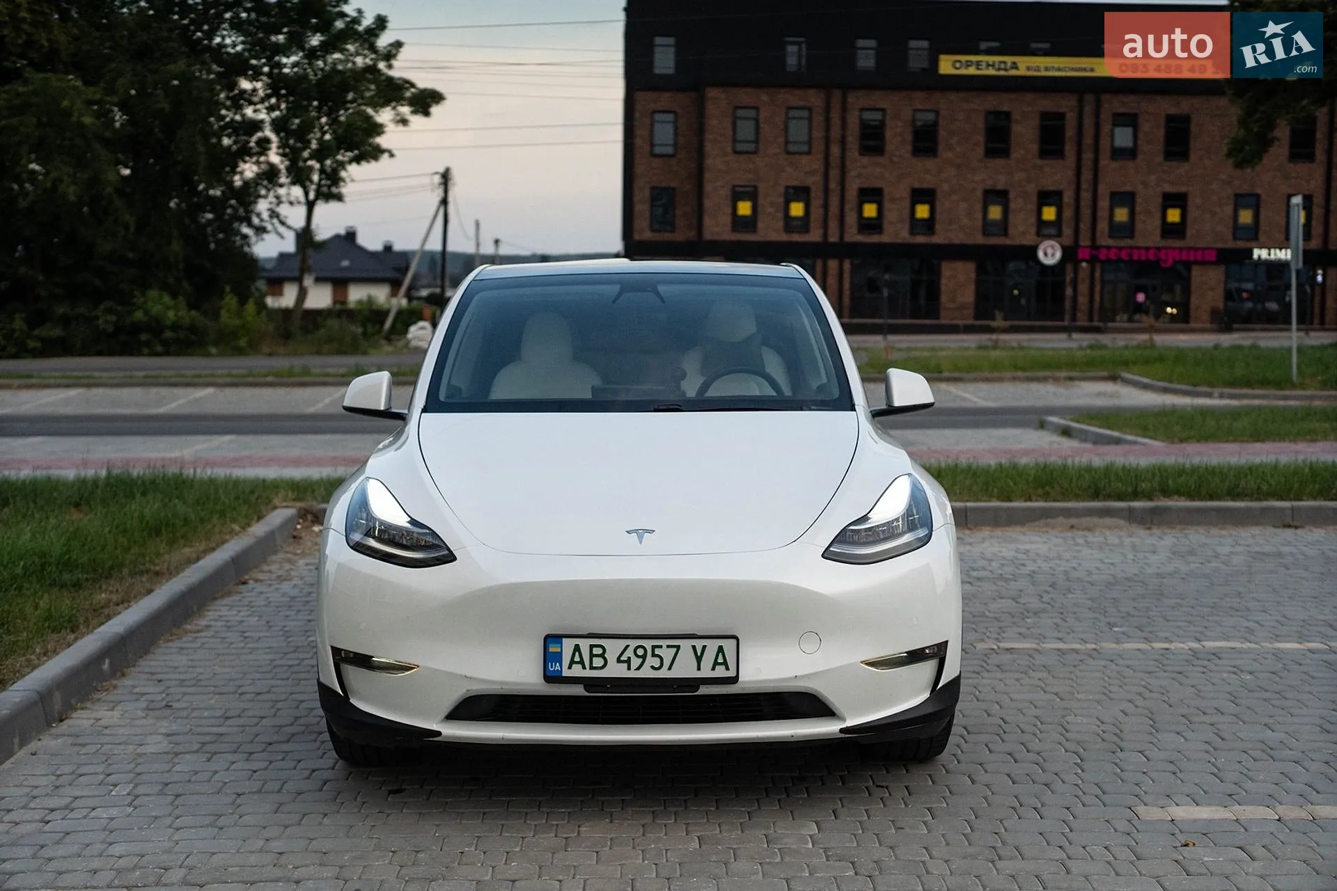 2021 Tesla Model Y - мініатюра 8