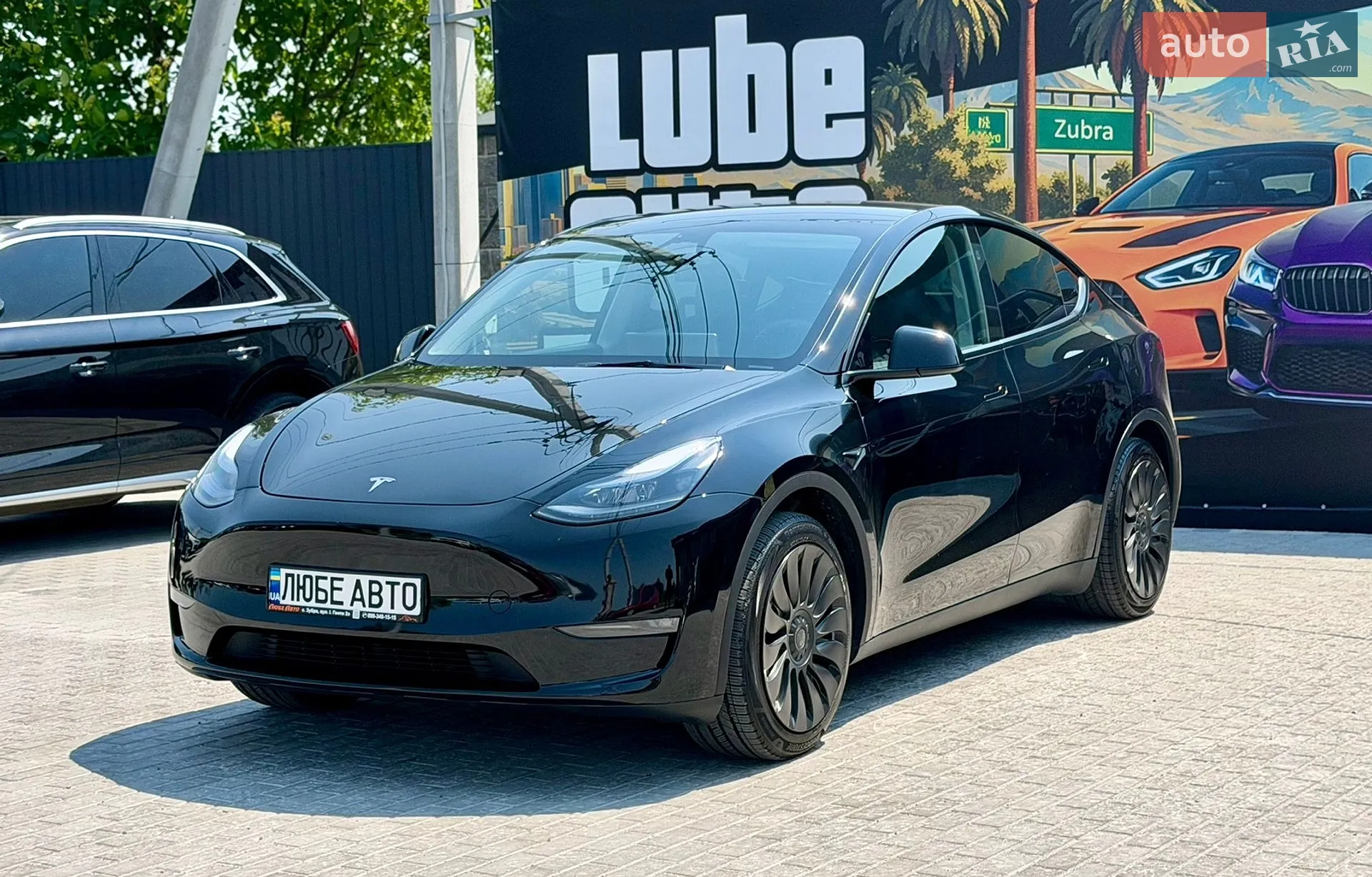 2024 Tesla Model Y - фото 1