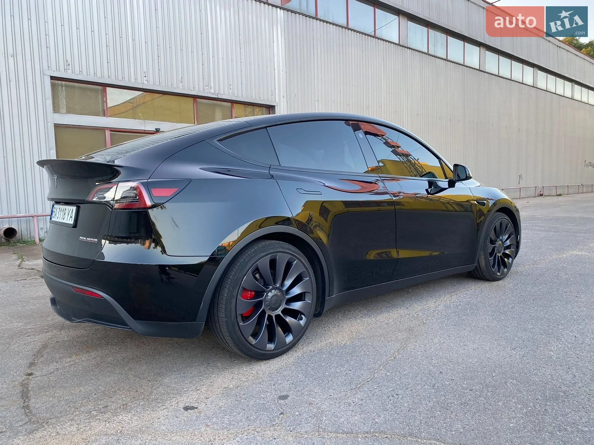 2024 Tesla Model Y - мініатюра 3