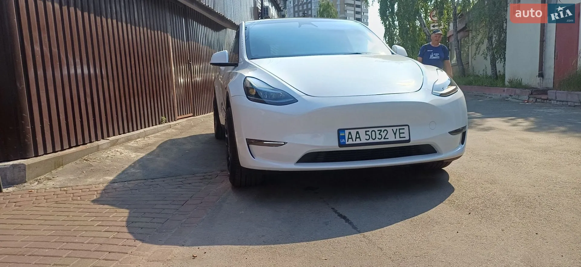 2025 Tesla Model Y - мініатюра 10