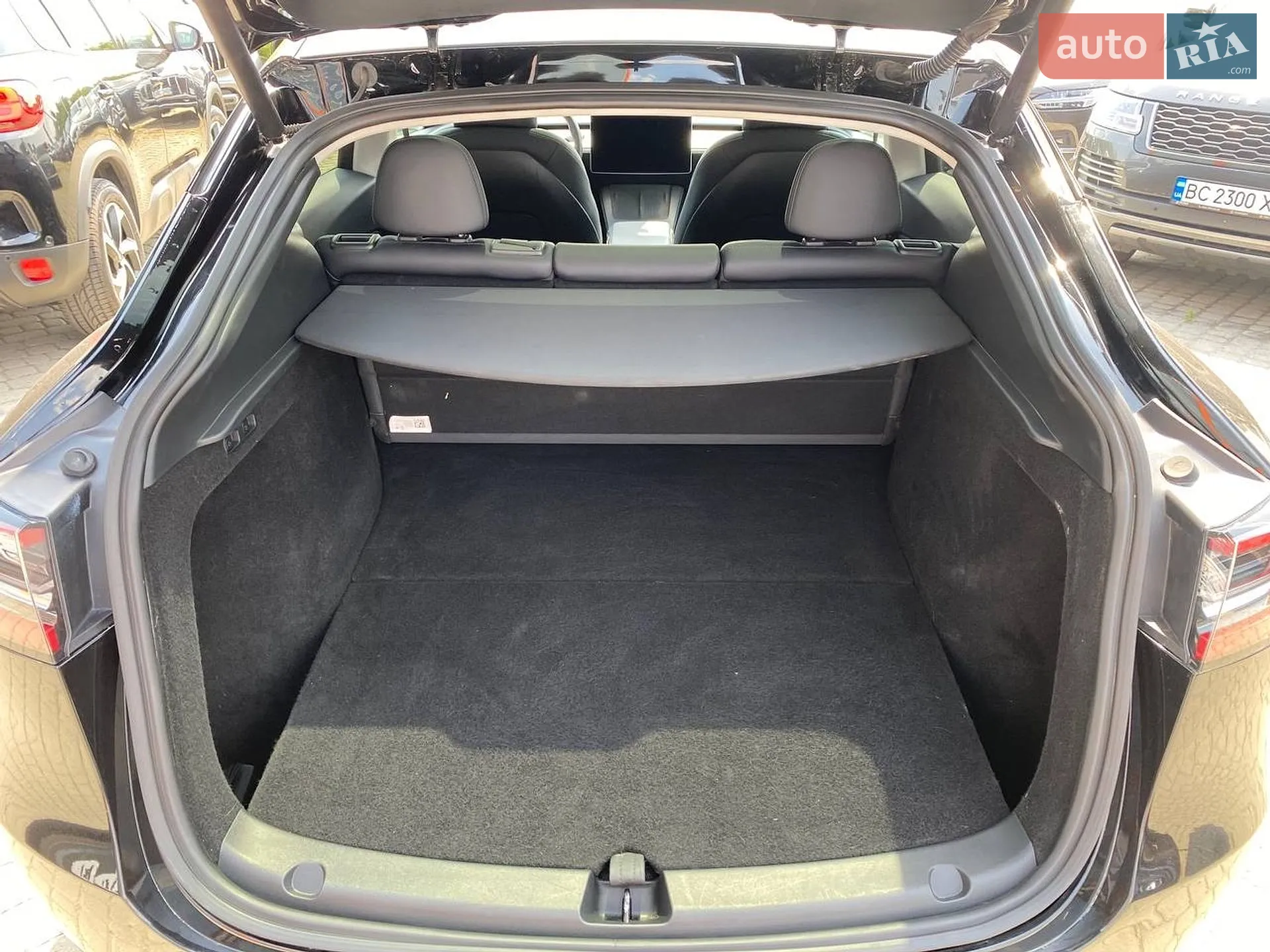 2024 Tesla Model Y - мініатюра 21