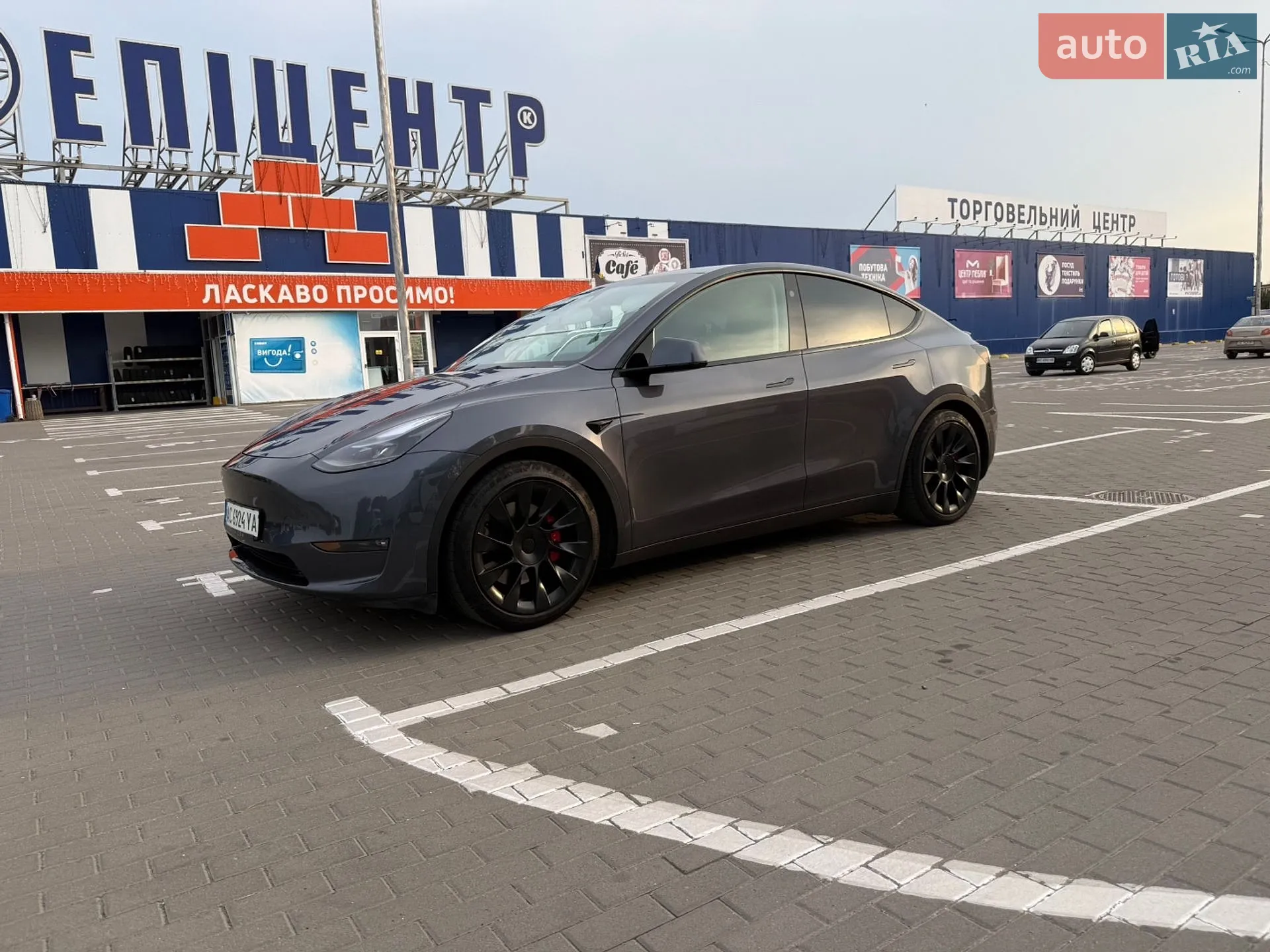 2023 Tesla Model Y - мініатюра 3