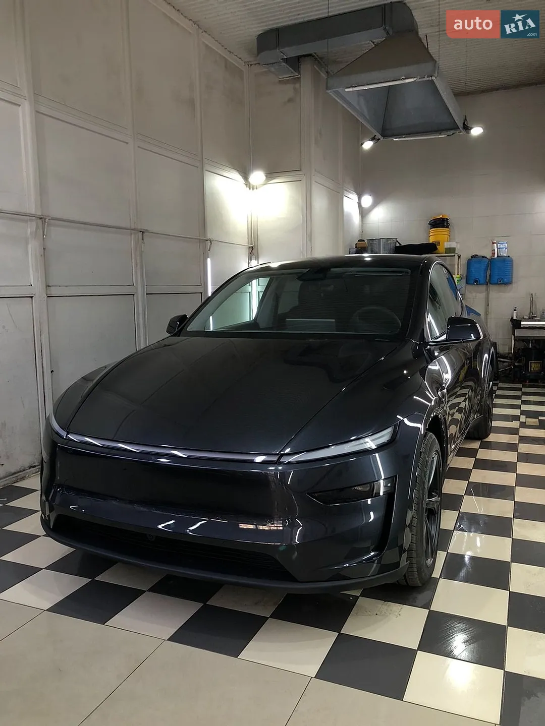 2025 Tesla Model Y - мініатюра 5